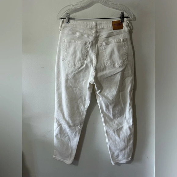 Hollister White Curvy Ultra High Rise Mom Jeans - Picture 2 of 3